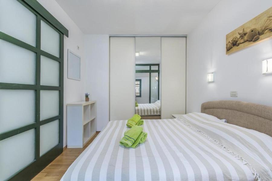 Apartment Matea Novigrad Istria Exteriör bild